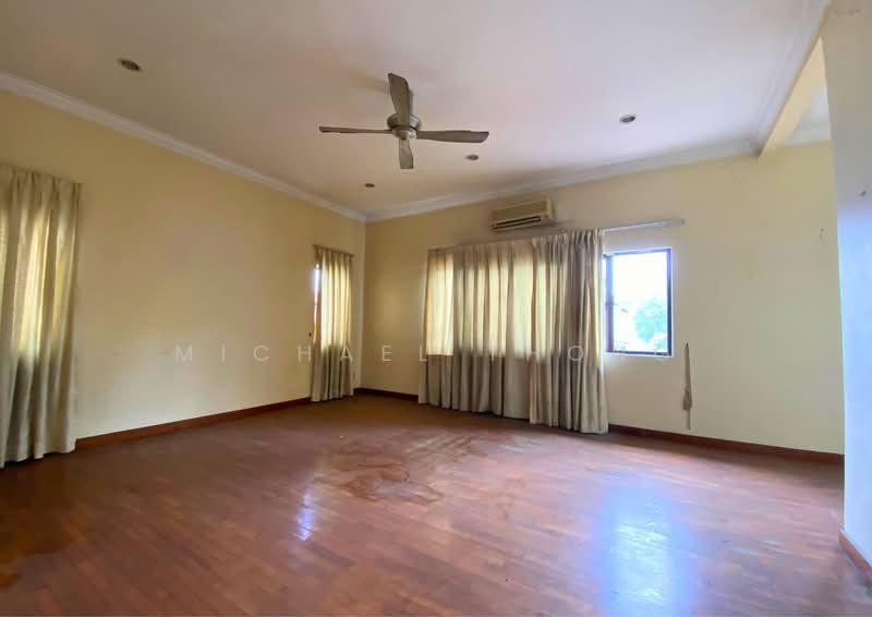 Bungalow for Sale in Sri Damai (Shah Alam) - Michael Thong - Master Bedroom - PropertyGuru.com.my