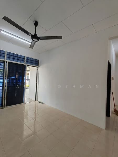 Rumah Teres 1 Tingkat untuk Dijual di Rantau (Negeri Sembilan) - Azrul Othman - Living Room - PropertyGuru.com.my