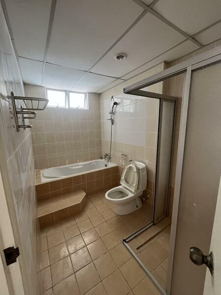 Condominium for Rent at Kiaramas Sutera - Ivann T - Bathroom - PropertyGuru.com.my