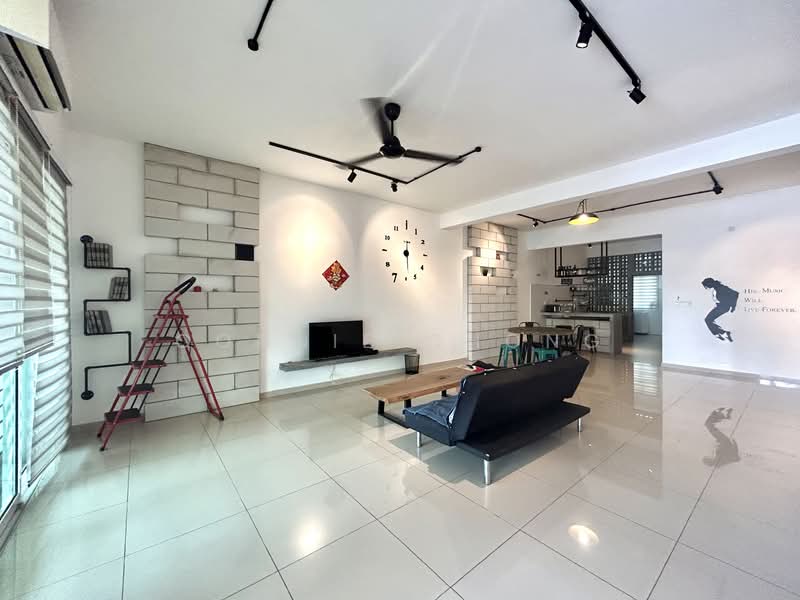 2-storey Terraced House for Sale in Bandar Sri Sendayan (Negeri Sembilan) - Connie Chong - Living Room - PropertyGuru.com.my