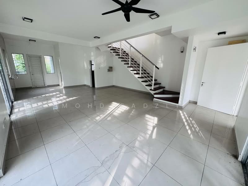2-storey Terraced House for Sale in Elmina (Shah Alam) - Mohd Fadzli - Living Room - PropertyGuru.com.my