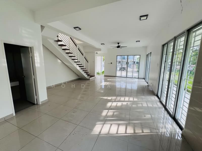 2-storey Terraced House for Sale in Elmina (Shah Alam) - Mohd Fadzli - Living Room - PropertyGuru.com.my