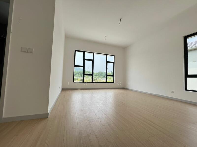 Semi-Detached House for Sale in Kota Emerald (Rawang) - Alice Low - Living Room - PropertyGuru.com.my