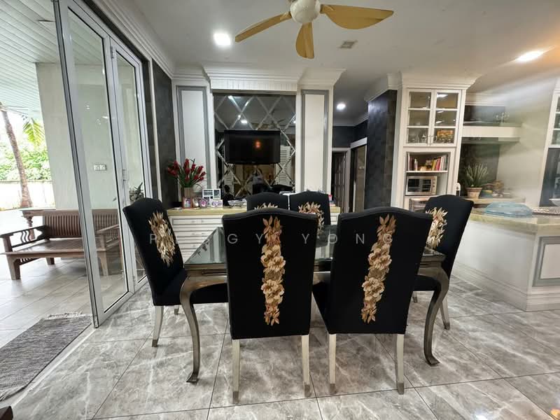 Bungalow House for Sale in Kota Damansara (Selangor) - Peggy Yong - Dining Room - PropertyGuru.com.my