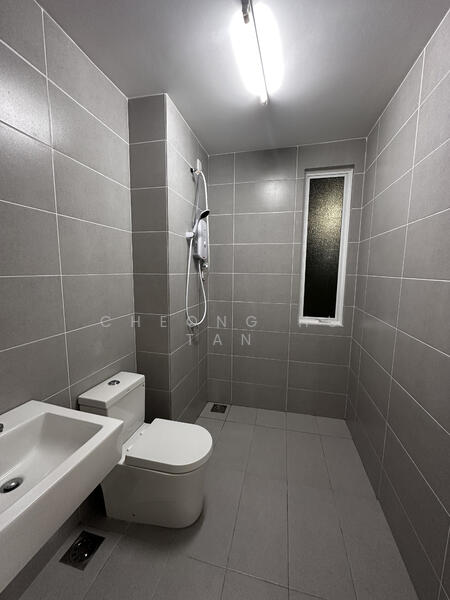 Master Bedroom Toilet