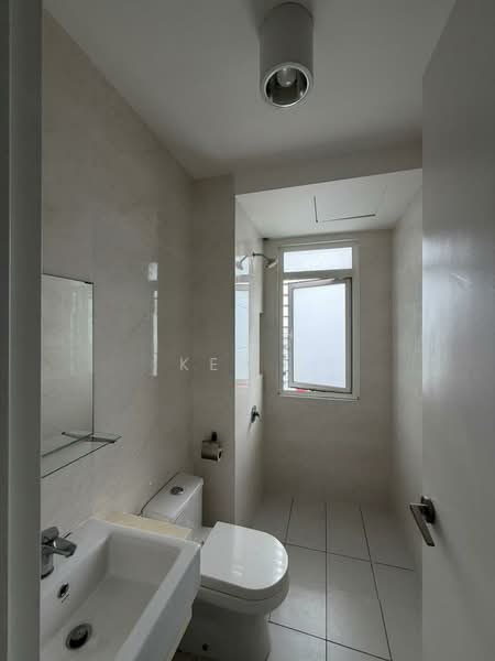 Eco Sky untuk Untuk Disewa - RM 2,100 /bulan, Apr 2026 - Bathroom - PropertyGuru.com.my