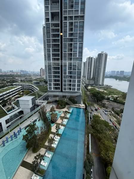 Eco Sky untuk Untuk Disewa - RM 2,100 /bulan, Apr 2026 - Pool - PropertyGuru.com.my