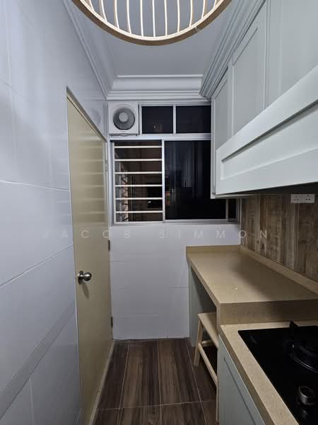 Kondominium untuk Disewa di Lakefront Homes - Jacob Simmon - Kitchen - PropertyGuru.com.my