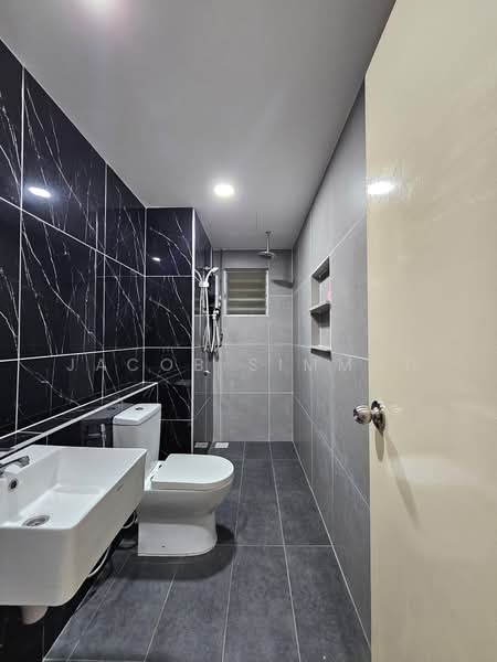 Kondominium untuk Disewa di Lakefront Homes - Jacob Simmon - Bathroom - PropertyGuru.com.my