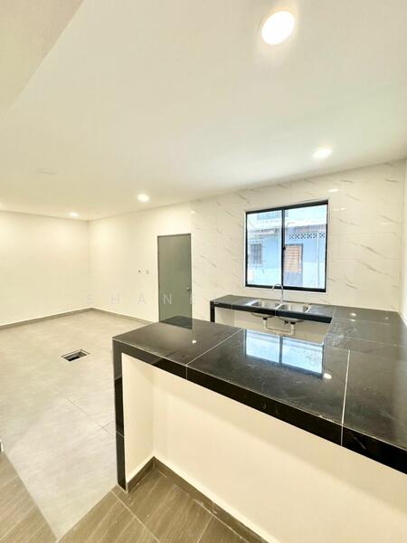 Taman Renggam Jaya untuk Untuk Dijual - RM 318,000, Feb 2026 - Kitchen - PropertyGuru.com.my