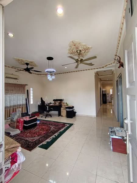 Rumah Banglo untuk Disewa di Gombak (Selangor) - Arbain Mahmood - Living Room - PropertyGuru.com.my