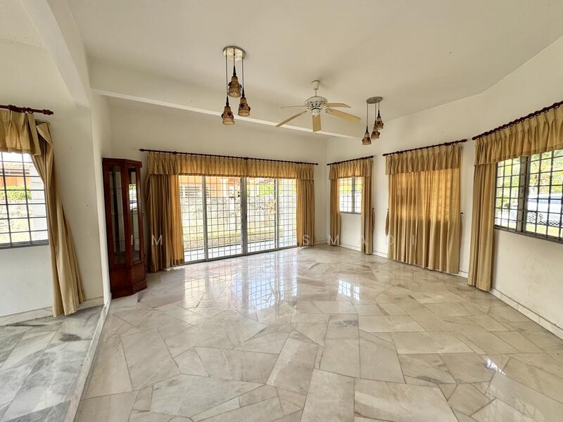 Bungalow for Sale in Taman Rasah Kemayan (Rasah) - Imran Ismadi - Living Room - PropertyGuru.com.my