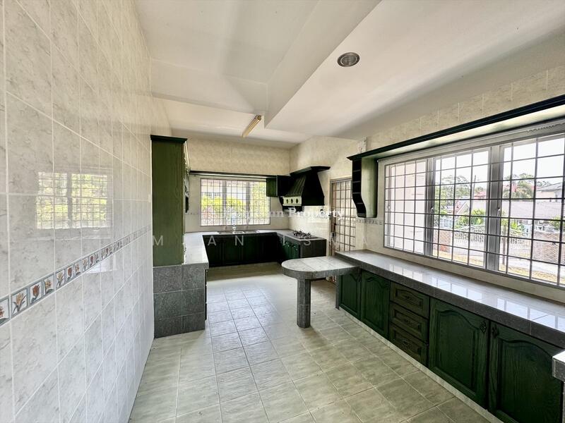 Bungalow for Sale in Taman Rasah Kemayan (Rasah) - Imran Ismadi - Kitchen - PropertyGuru.com.my
