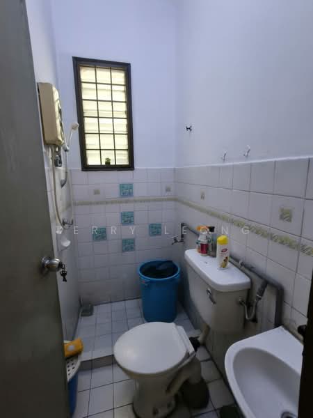 1-storey Terraced House for Sale in Bandar Kinrara (Selangor) - Terry Leong - Bathroom - PropertyGuru.com.my