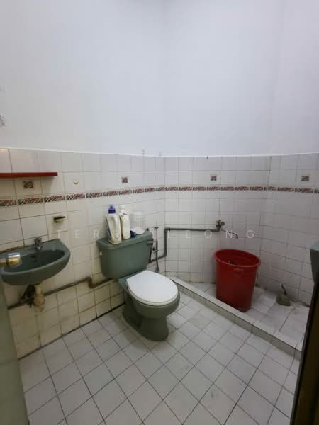 1-storey Terraced House for Sale in Bandar Kinrara (Selangor) - Terry Leong - Bathroom - PropertyGuru.com.my