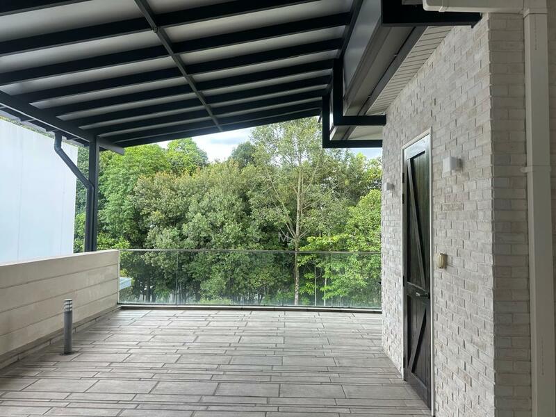 Twin Palms, Sungai Long Balcony