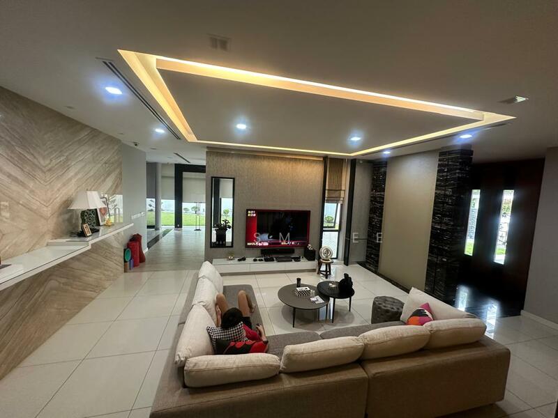 Twin Palms, Sungai Long Living Room