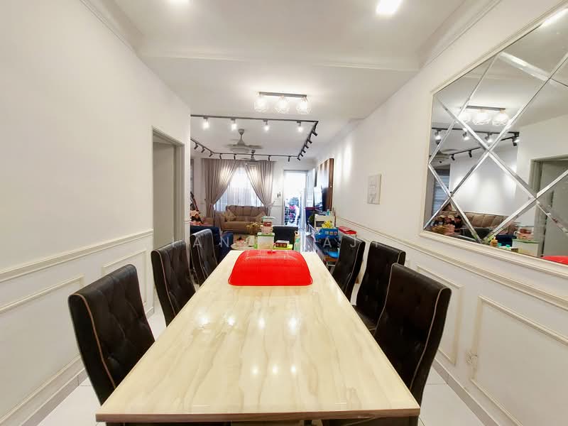 2-storey Terraced House for Sale in Alam Suria (Puncak Alam) - Ziana Najib - Dining Room - PropertyGuru.com.my