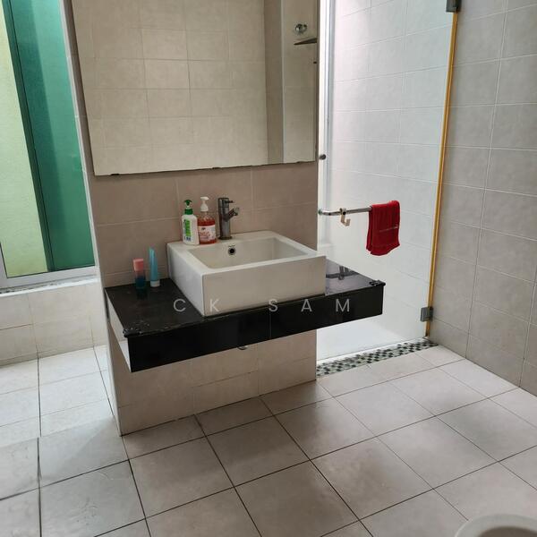 Semi-Detached House for Sale in Anggun 2 Residence (Rawang) - CK Sam - Bathroom - PropertyGuru.com.my
