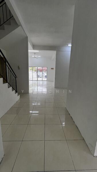 2-storey Terraced House for Sale in Puchong (Selangor) - Yen Chin - Entrance - PropertyGuru.com.my