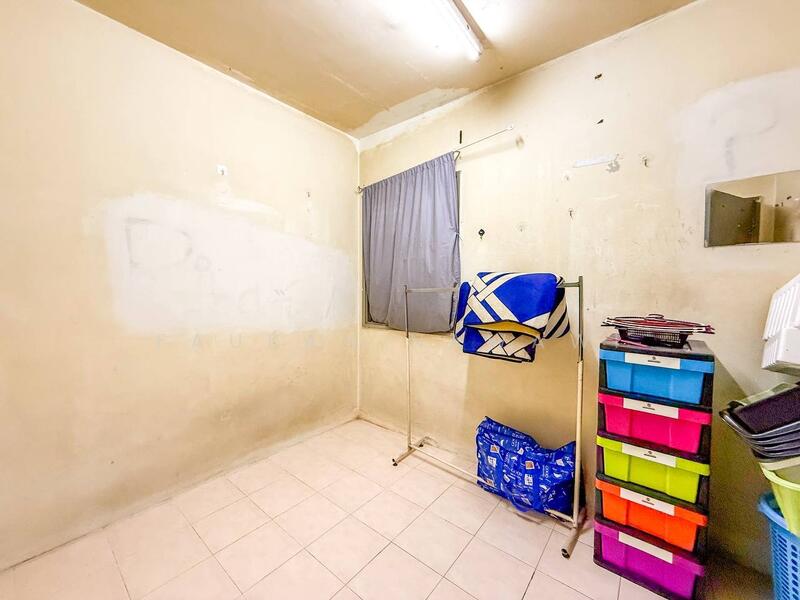 Untuk Dijual - Pusat Komersial Seksyen 7