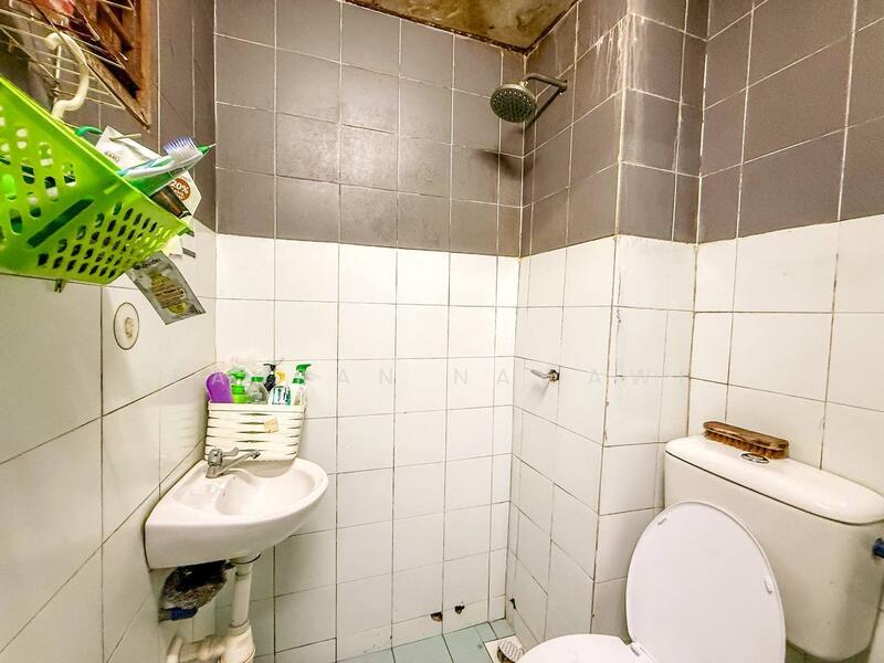 Untuk Dijual - Pusat Komersial Seksyen 7