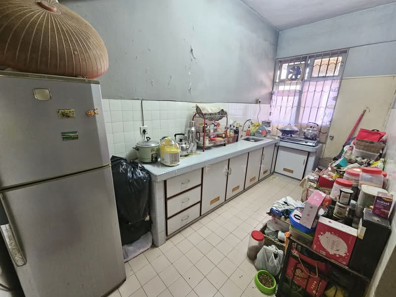 Taman Bukit Teratai untuk Untuk Dijual - RM 650,000, Mac 2026 - Kitchen - PropertyGuru.com.my