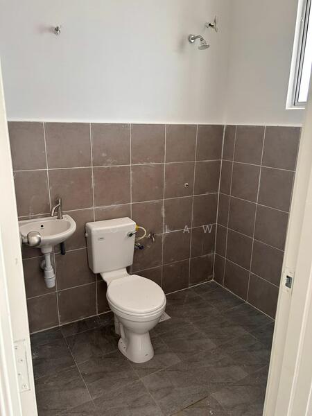 Terraced House for Rent in Port Dickson (Negeri Sembilan) - Roy Law - Bathroom - PropertyGuru.com.my