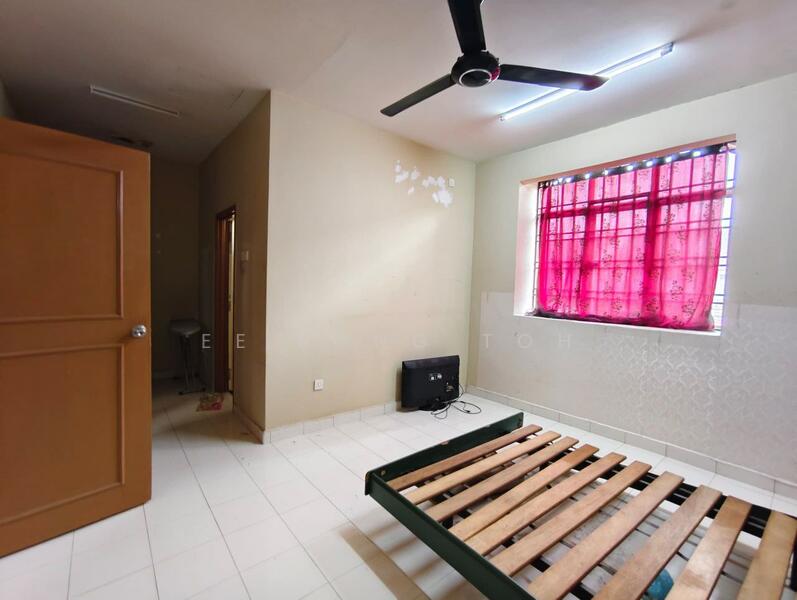 2-storey Terraced House for Sale in Taman Skudai Indah (Skudai) - Ee Fong Toh - Bedroom - PropertyGuru.com.my