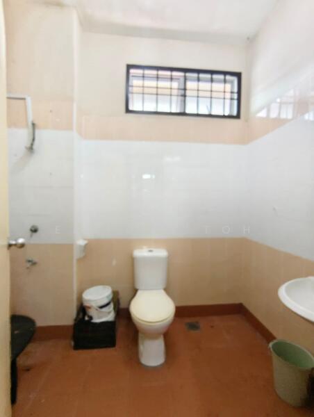 2-storey Terraced House for Sale in Taman Skudai Indah (Skudai) - Ee Fong Toh - Bathroom - PropertyGuru.com.my