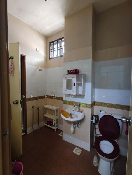 2-storey Terraced House for Sale in Taman Skudai Indah (Skudai) - Ee Fong Toh - Bathroom - PropertyGuru.com.my