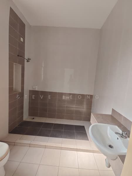 Rumah Teres 2 Tingkat untuk Dijual di Setia Indah (Setia Alam) - Steve Leong . - Bathroom - PropertyGuru.com.my