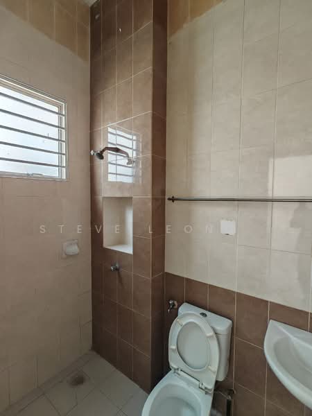 Rumah Teres 2 Tingkat untuk Dijual di Setia Indah (Setia Alam) - Steve Leong . - Bathroom - PropertyGuru.com.my