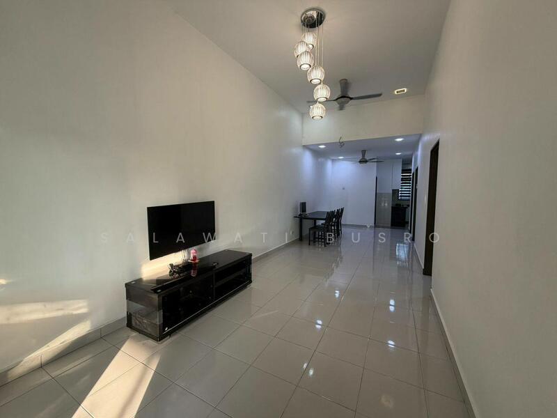 1-storey Terraced House for Sale in Bandar Putera 2 (Klang) - Salawati Busro - Living Room - PropertyGuru.com.my