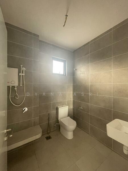 Semi-Detached House for Sale in Cyberjaya (Selangor) - Dyana Asri - Bathroom - PropertyGuru.com.my