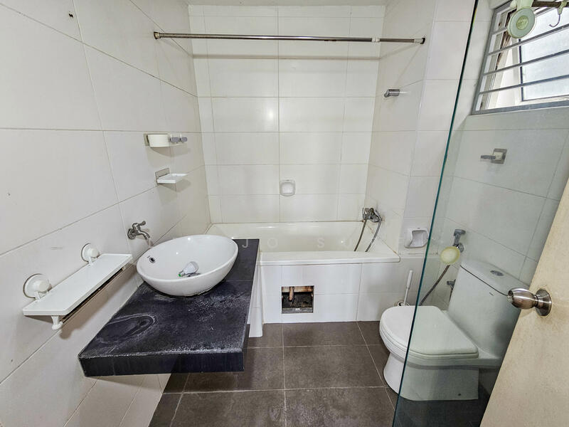 Condominium for Rent at Subang Parkhomes - Lee Jo Surf - Bathroom - PropertyGuru.com.my