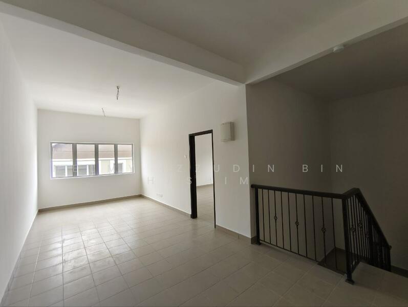 Semi-Detached House for Sale in Taman Ramal Suria (Bangi) - HELMY IZZUDIN - Living Room - PropertyGuru.com.my