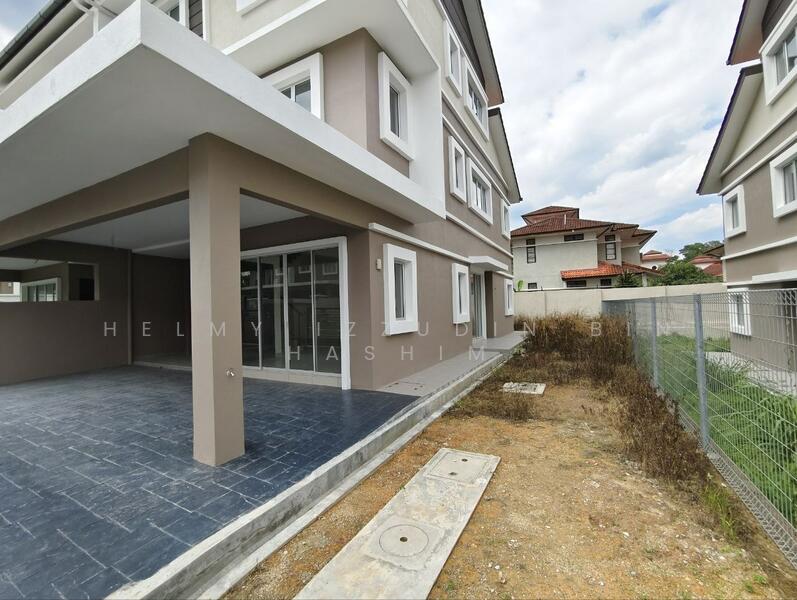 Semi-Detached House for Sale in Taman Ramal Suria (Bangi) - HELMY IZZUDIN - Exterior - PropertyGuru.com.my