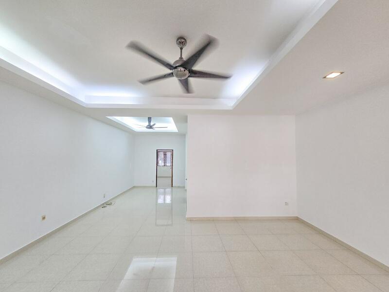 Seksyen 23 untuk Untuk Dijual - RM 590,000, Feb 2026 - Living Room - PropertyGuru.com.my
