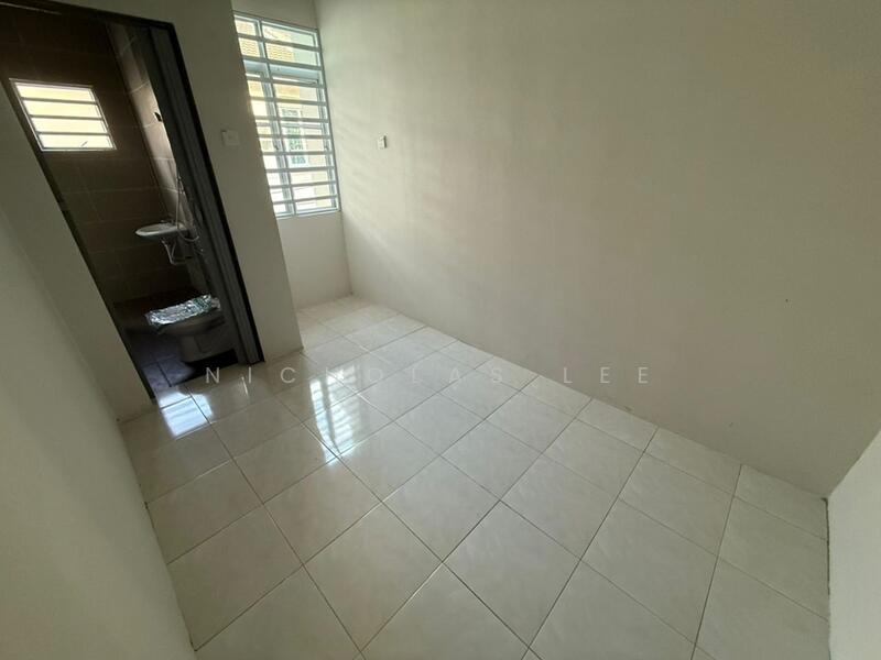 Rumah Teres untuk Disewa di Bandar Lahat Baru (Lahat) - Nicholas Lee - Bathroom - PropertyGuru.com.my