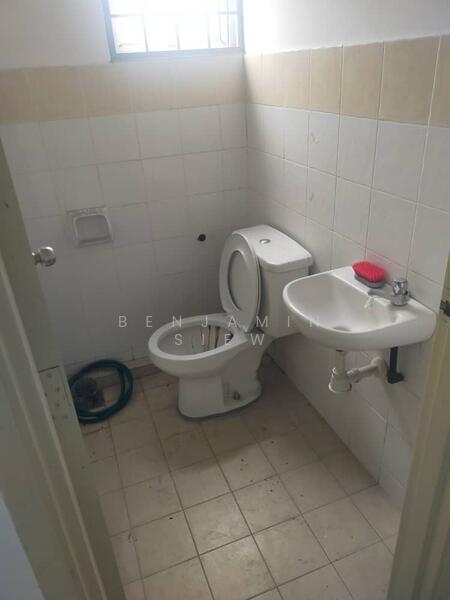 Shop / Office for Rent in Saujana Impian (Kajang) - Benjamin Siew - Bathroom - PropertyGuru.com.my