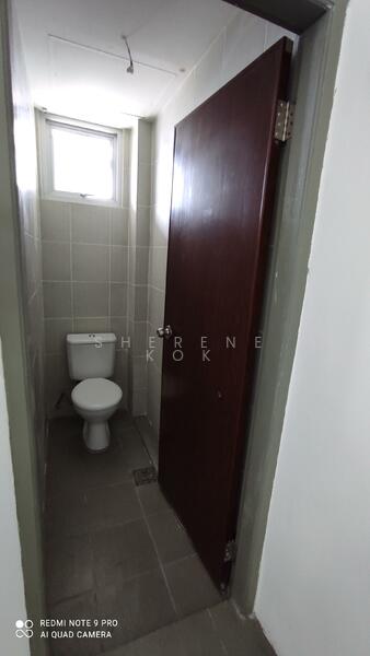 Strata Title Level 2 Commercial Shop @ ICom Square Block E untuk Untuk Dijual - RM 450,000, Feb 2026 - Bathroom - PropertyGuru.com.my