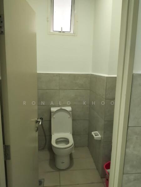 Oasis Ara Damansara untuk Untuk Disewa - RM 1,500 /bulan, Feb 2026 - Bathroom - PropertyGuru.com.my