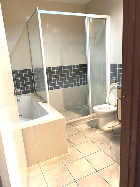 Servis Apartment untuk Disewa di The Heritage Residence - Brandon Yee - Bathroom - PropertyGuru.com.my