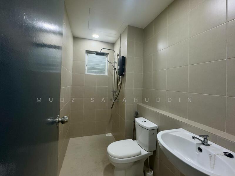 Apartment for Sale at Selangorku Pr1ma Lakefront Homes - Mudz Salahuddin - Bathroom - PropertyGuru.com.my
