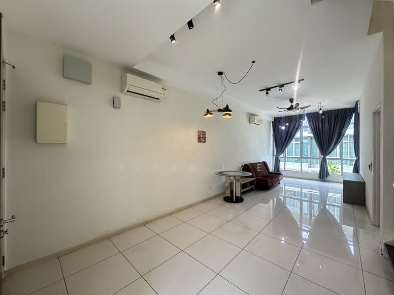 Rumah Bandar untuk Dijual di Taman Sutera Utama (Skudai) - Elena Lye - Living Room - PropertyGuru.com.my