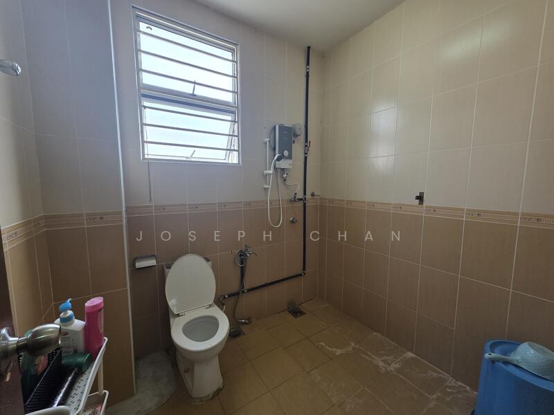 Semi-Detached House for Sale in Taman Desa Alam (Shah Alam) - Joseph Chan - Bathroom - PropertyGuru.com.my
