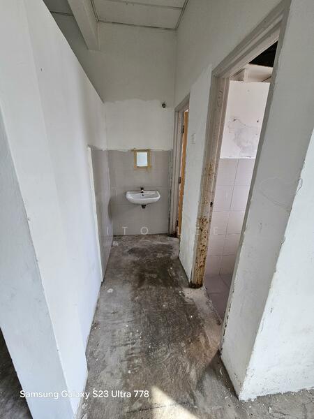 Office for Rent in Taman Kota Laksamana Jaya (Melaka City) - Vito Lee - Bathroom - PropertyGuru.com.my