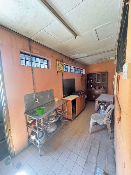 Rumah Teres 2 Tingkat untuk Dijual di Taman Rasah Jaya - Kelly See - Kitchen - PropertyGuru.com.my