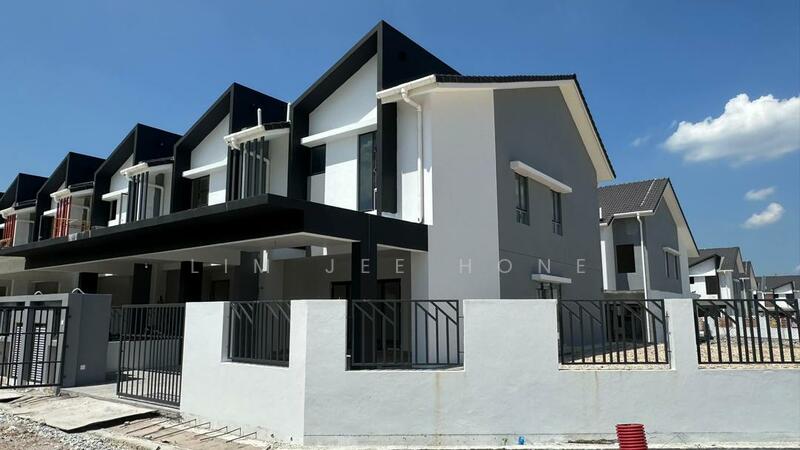 Rumah Teres 2-Tingkat untuk Dijual di Puncak Alam (Selangor) - Lim Jee Hone - Exterior - PropertyGuru.com.my